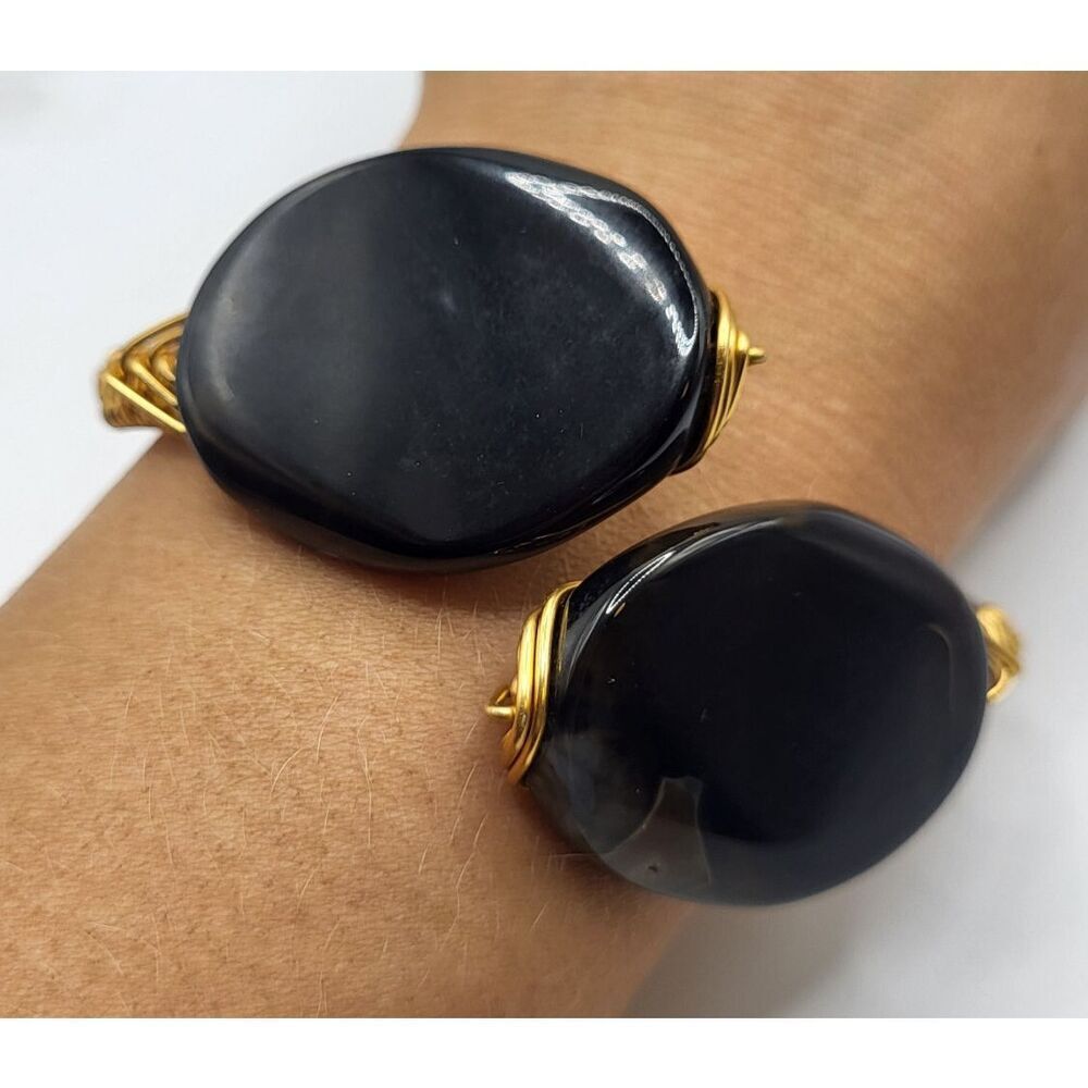 Artisan Agate Gold Wire Wrapped Bangle Bracelet 3in dia